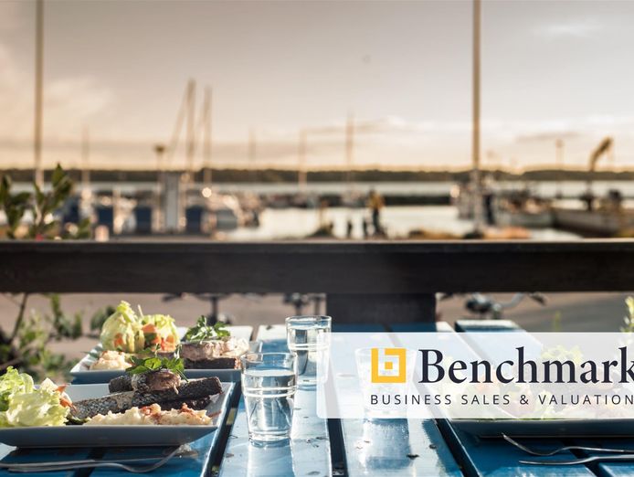 attractive-waterfront-bar-and-restaurant-for-sale-southeast-queensland-0