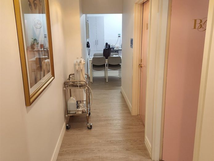 skin-clinic-beauty-salon-well-below-replacement-cost-5