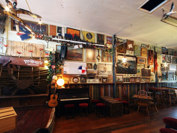 popular-local-bar-in-wealthy-suburb-7