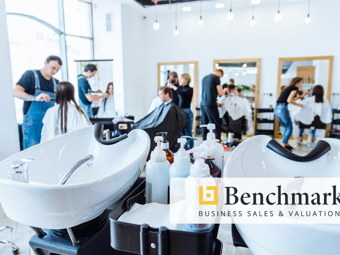 glamorous-salon-fitout-for-sale-in-southport-north-gold-coast-0