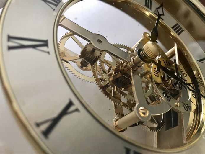 clock-importer-wholesaler-and-retail-for-sale-brisbane-0
