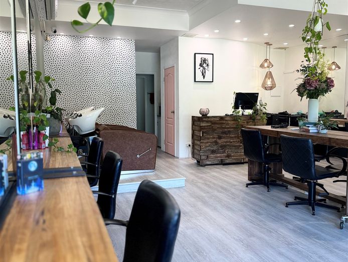 robina-gold-coast-hair-salon-for-sale-1