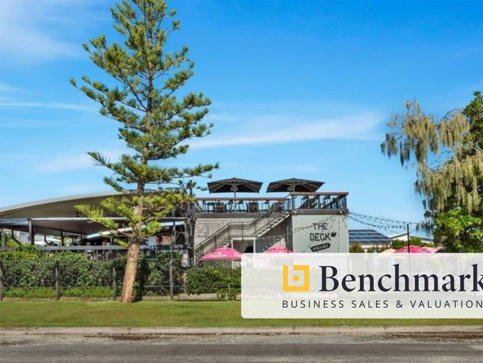 the-ultimate-sea-change-restaurant-bar-amp-cafe-in-coastal-qld-paradise-0