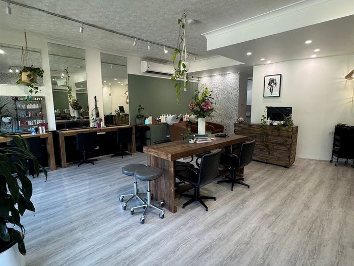 robina-gold-coast-hair-salon-for-sale-0