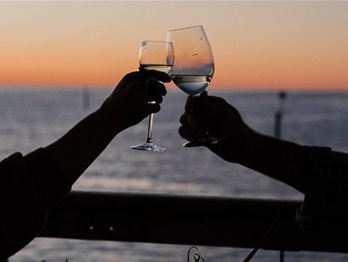 iconic-dual-waterfront-dining-amp-bar-venues-with-exceptional-returns-3