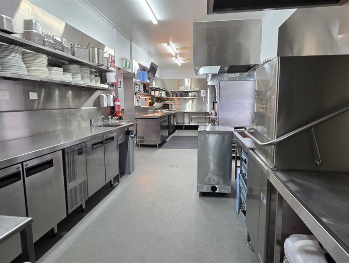 turnkey-bar-amp-grill-for-sale-rainbow-beach-qld-3