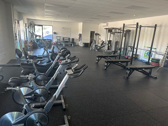 thriving-small-group-training-gym-in-reynella-fully-set-up-running-smoothly-9