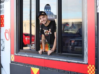 new-oporto-franchise-opportunity-in-springfield-lakes-2