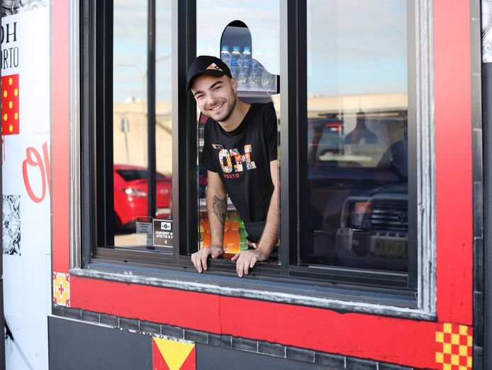 new-oporto-franchise-opportunity-in-springfield-lakes-2