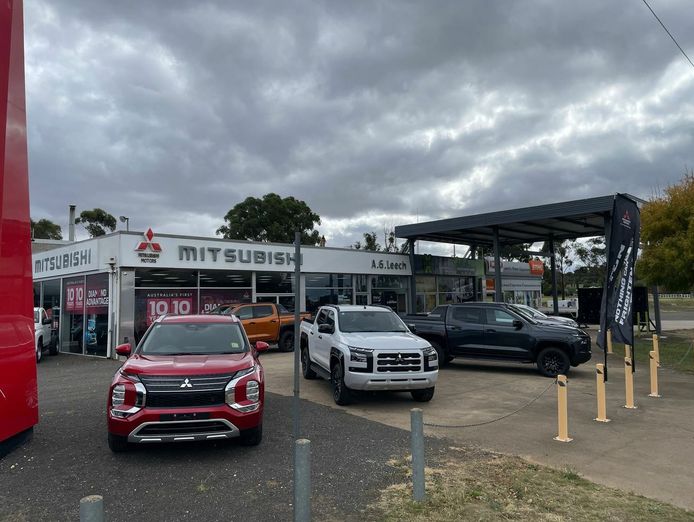 mitsubishi-dealership-sj1459-0