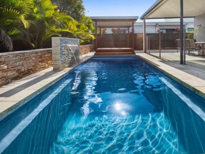 under-offer-managed-returning-40-0