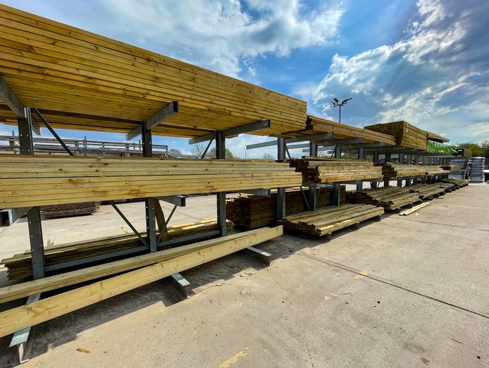 under-offer-fencing-supplies-0