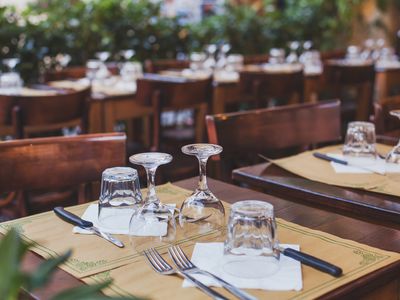 business-for-sale-significant-restaurant-0