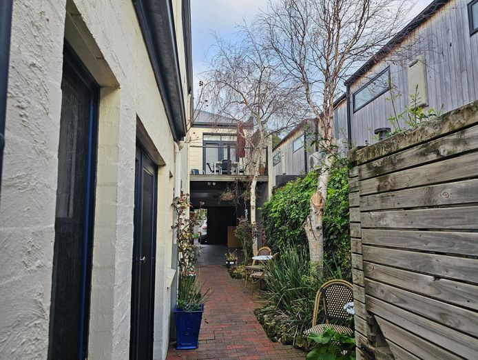 port-fairy-bed-and-breakfast-gold-1