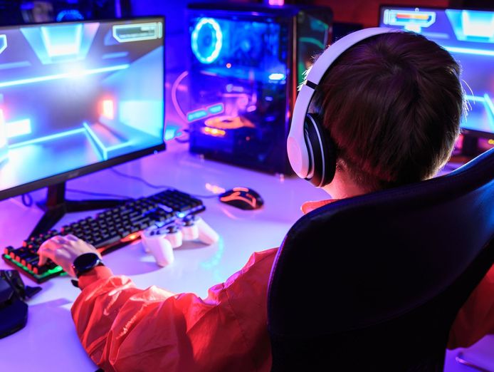 online-pc-video-gaming-supplies-business-0