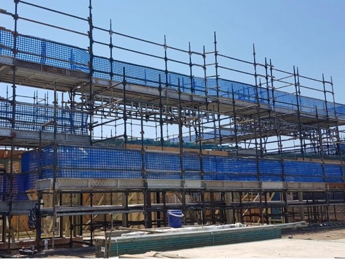 construction-scaffold-hire-900t-scaffolding-plus-2-teams-0