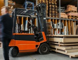 MAJOR TRADE SUPPLIER WITH $9M+ TURNOVER & EBITDA of $1.2M+ !