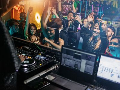 24hr-licensed-nightclub-1-100-rent-350-cap-1