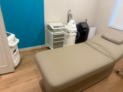under-offer-medical-amp-cosmetic-clinic-chattels-only-1