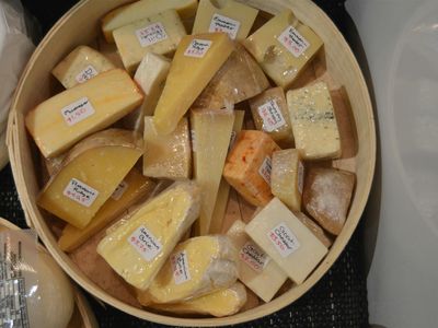 5-days-delicatessen-near-preston-1