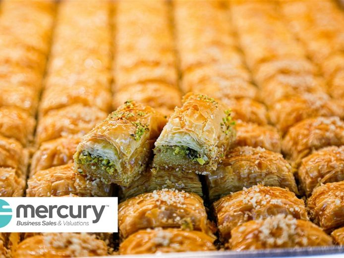 modern-caf-233-kiosk-in-bustling-shopping-centre-profitable-0