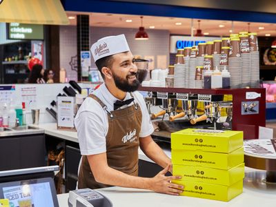 worlds-tastiest-doughnuts-coffee-always-fresh-never-frozen-4