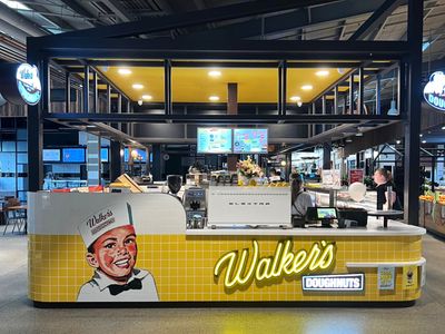 worlds-tastiest-doughnuts-coffee-always-fresh-never-frozen-3