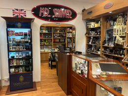 London Court Icon – 30+ Years Trading Retail! Over $120,000 Net Profit