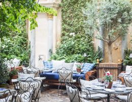 Charming French Restaurant with high sales and cheap rent – A Rare Opportunity