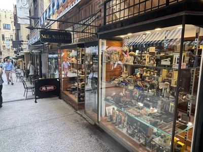 urgent-sale-135-000-net-profit-30-years-trading-retail-5