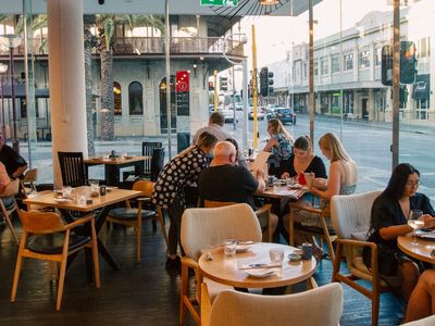 excellent-corner-location-japanese-restaurant-with-sales-around-3-000-000-0