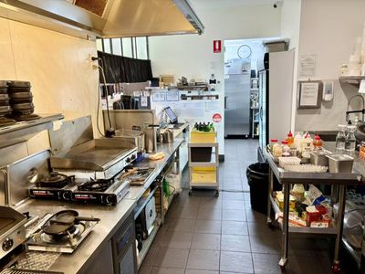 restaurant-opportunity-prime-victoria-park-location-fully-fitted-ready-to-go-3