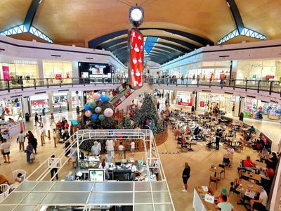high-profit-food-business-for-sale-in-bustling-karrinyup-shopping-centre-0