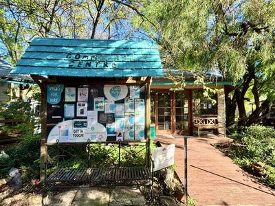 cafe-has-annual-sales-over-900-000-but-no-rent-how-can-this-be-possible-8