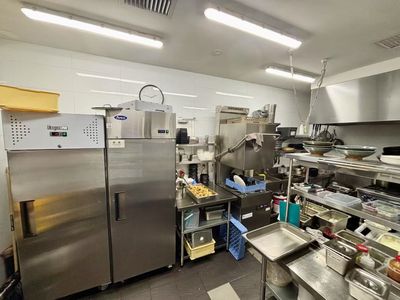 restaurant-opportunity-prime-victoria-park-location-fully-fitted-ready-to-go-0