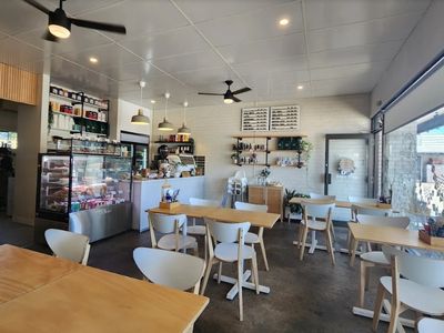high-turnover-cafe-extremely-low-rent-600k-annual-sales-0