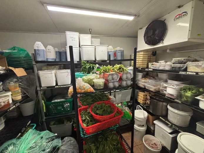 220m-restaurant-over-100-000-month-sales-low-base-rent-only-8-500-month-3