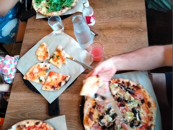 highly-profitable-pizzeria-with-extremely-low-base-rent-only-407-week-0