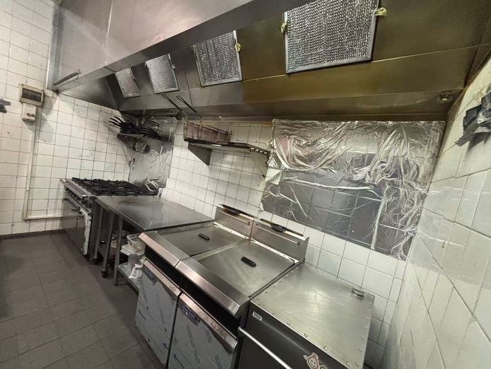 under-offer-low-rent-923-week-modern-restaurant-with-smll-bar-licence-4