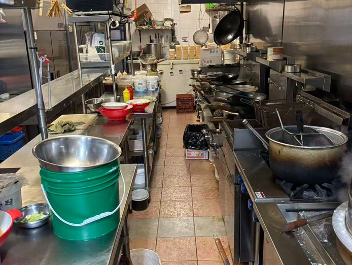 220m-restaurant-over-100-000-month-sales-low-base-rent-only-8-500-month-2