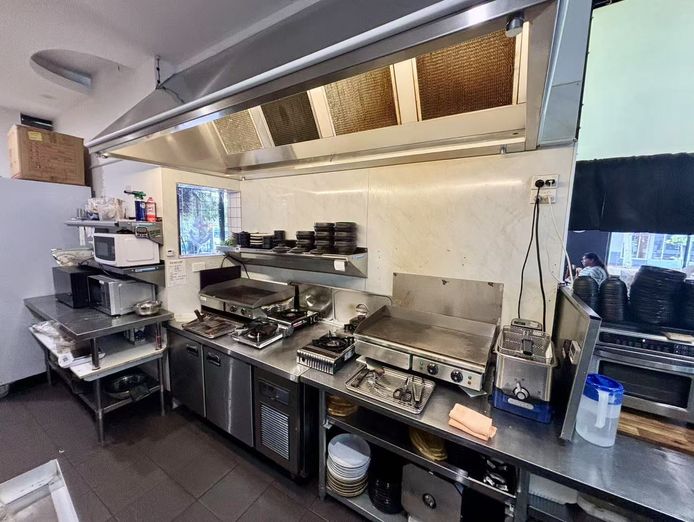 restaurant-opportunity-prime-victoria-park-location-fully-fitted-ready-to-go-2
