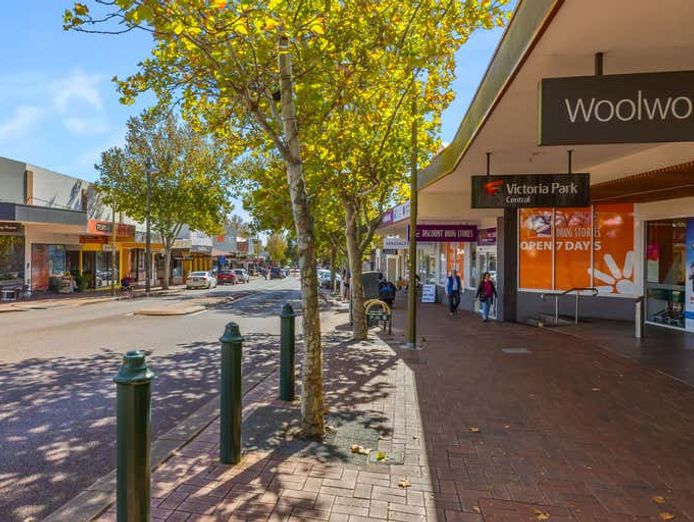 well-established-liquor-asian-grocery-deli-in-the-heart-of-victoria-park-2