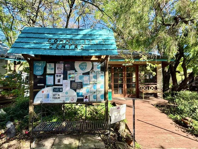 cafe-has-annual-sales-over-900-000-but-no-rent-how-can-this-be-possible-8