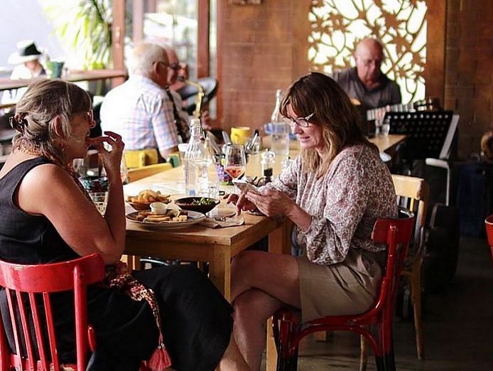 under-offer-cafe-run-under-management-in-fremantle-0