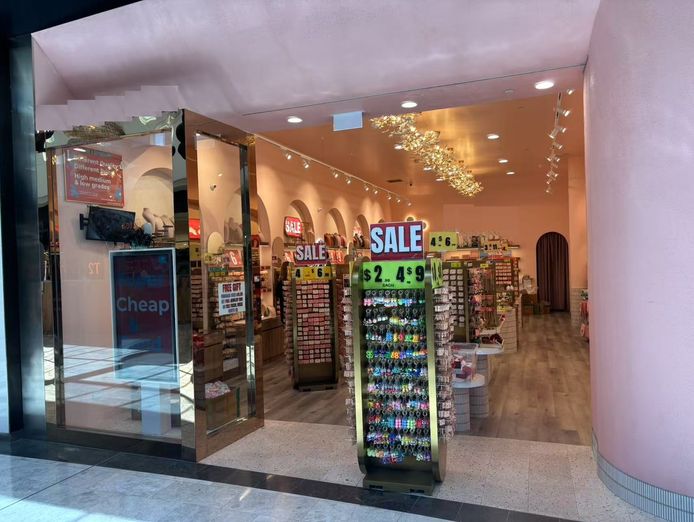 easy-to-operate-retail-at-the-largest-shopping-mall-with-high-profit-margin-0