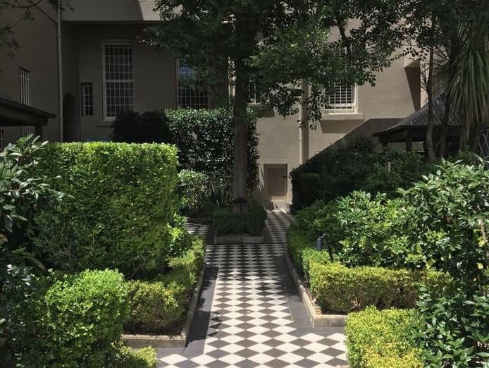 garden-maintenance-services-1