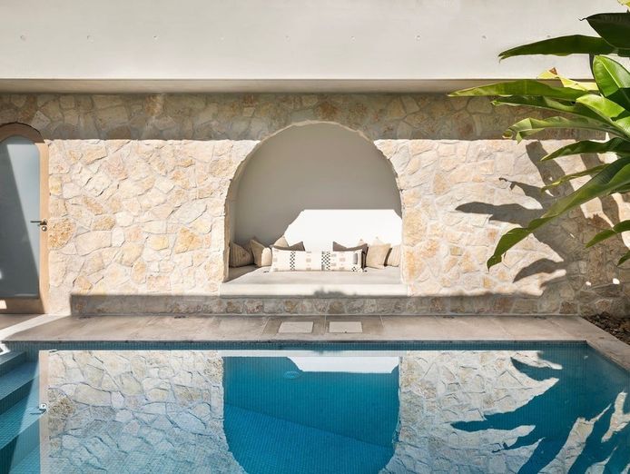 sale-of-natural-stone-tiles-and-artefacts-0