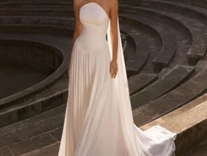 bridal-wedding-gowns-international-designers-est-20-years-4