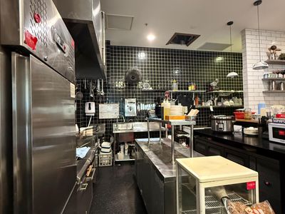 prime-adelaide-cbd-area-high-traffic-restaurant-and-take-away-food-shop-4