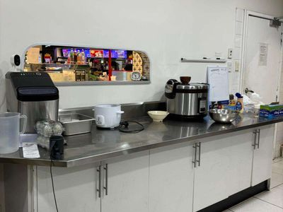 restaurant-in-a-foodcourt-busy-shopping-centre-in-salisbury-downs-8